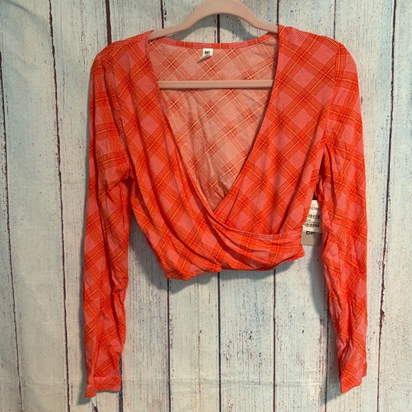 NWT BP SURPLICE V-NECK CROP TOP - Picture 2 of 8